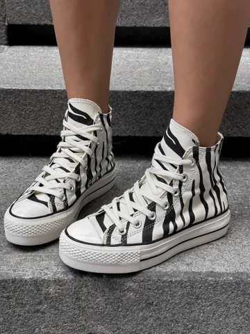 Converse Zebra