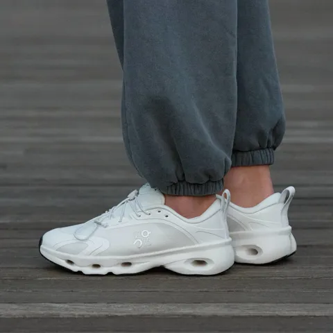 ON Cloudsolo x Loewe White