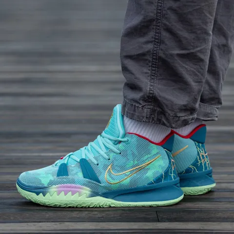Nike Kyrie7