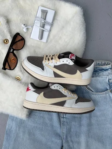 Travis Scott x Air Jordan 1 Low « Revers Mocha »