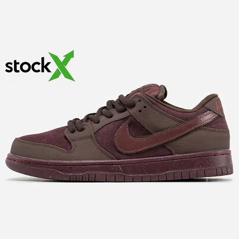 1428 Nike SB Dunk Low