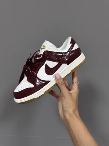 NIKE SB DUNK “BURGUNDY CROC”